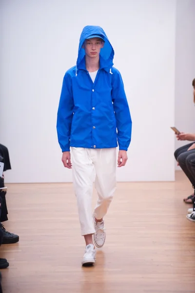 Look 12
